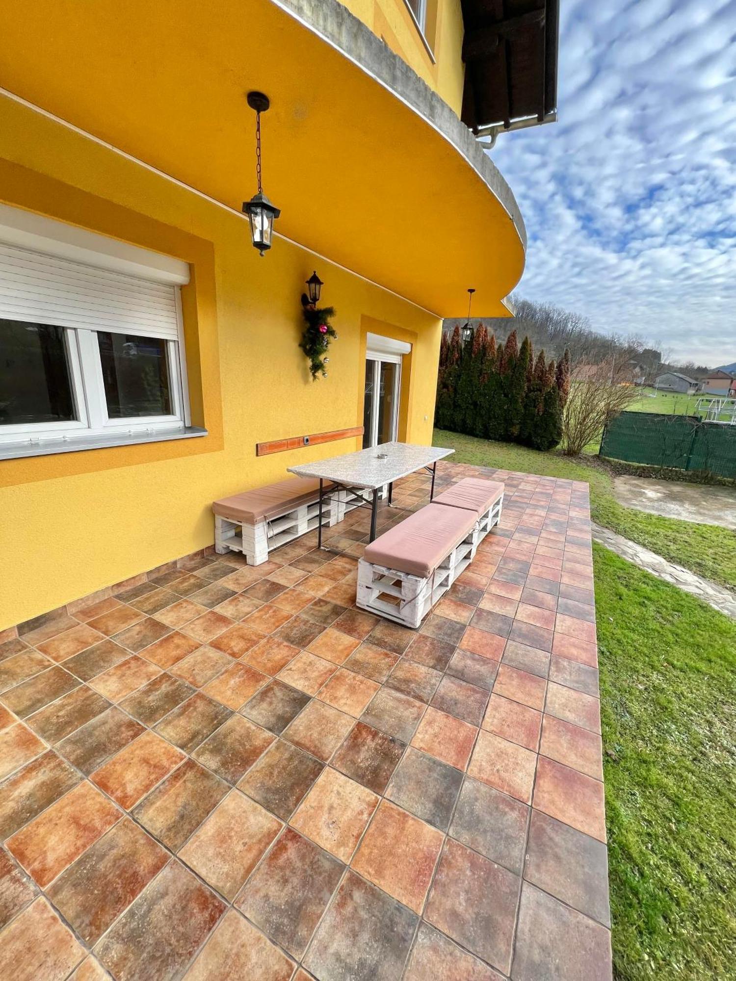 Holiday Homer Kuca Na Obali Vrbasa Banja Luka Exterior foto