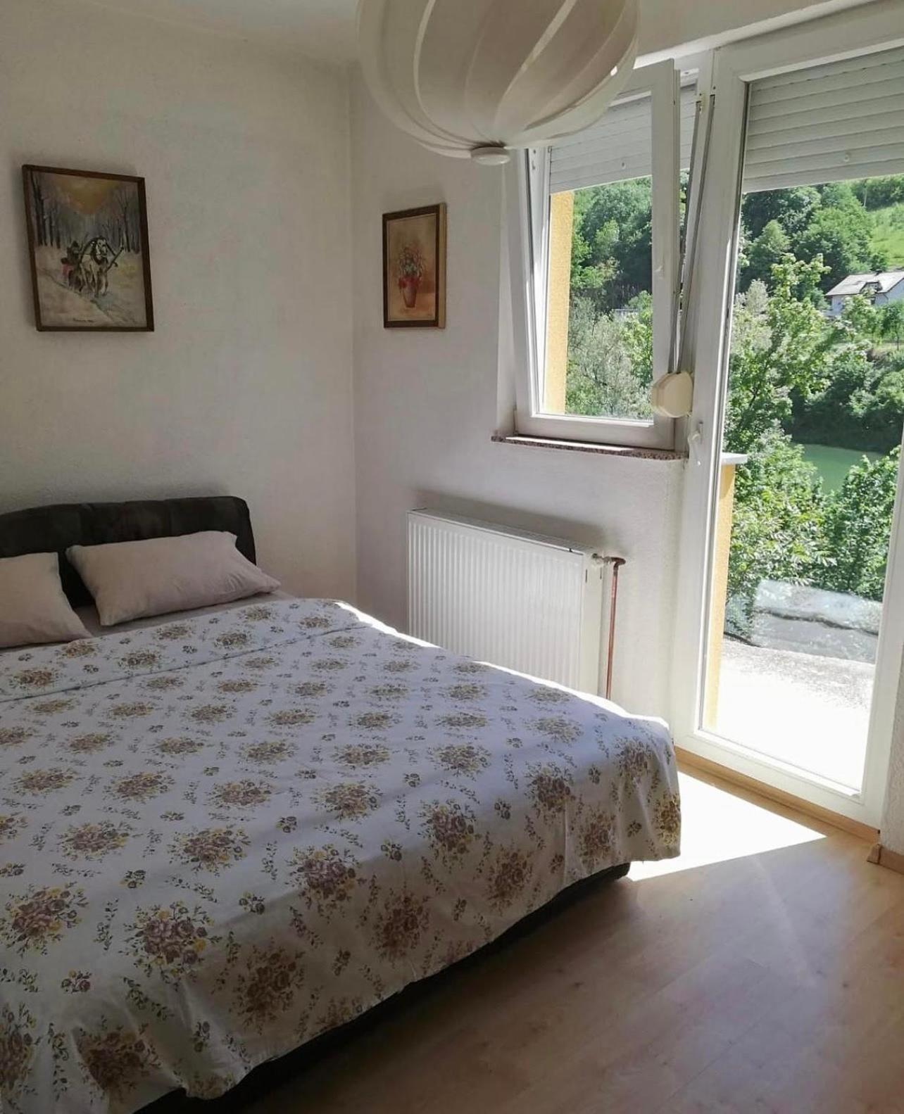 Holiday Homer Kuca Na Obali Vrbasa Banja Luka Exterior foto