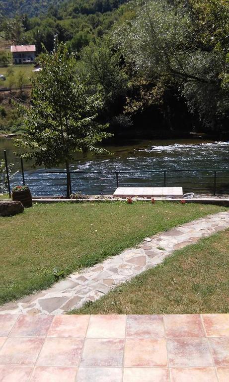 Holiday Homer Kuca Na Obali Vrbasa Banja Luka Exterior foto